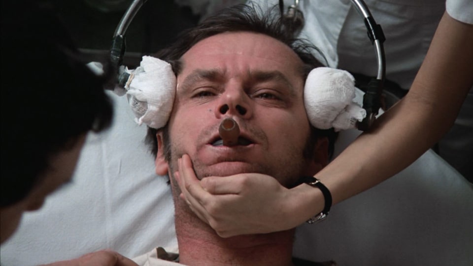 Jack Nicholson ve filmu Přelet nad kukaččím hnízdem.